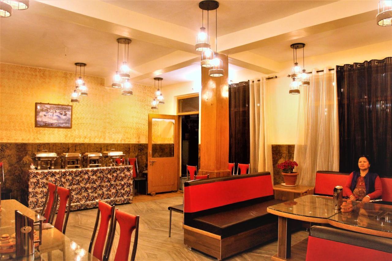 Hotel Chetna Манали Экстерьер фото