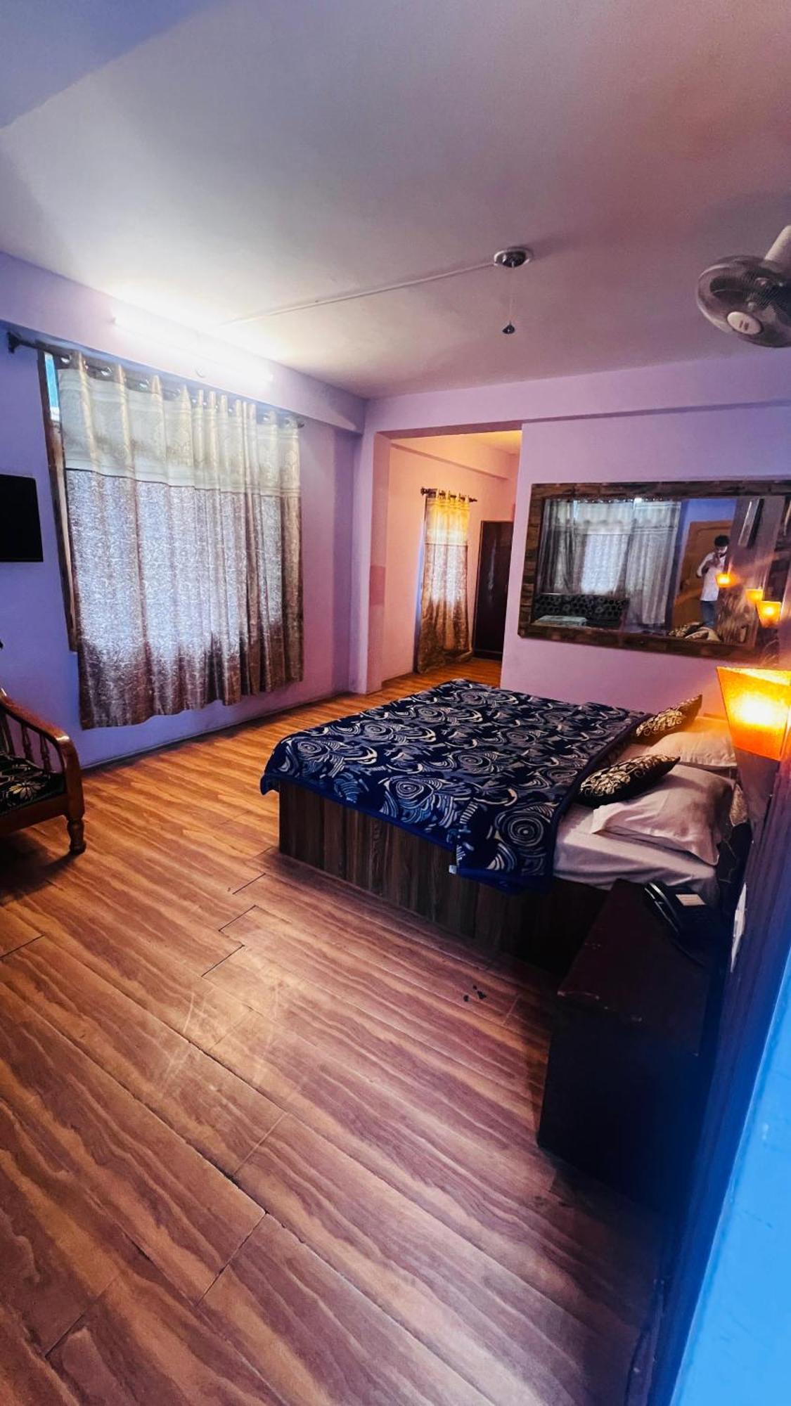 Hotel Chetna Манали Экстерьер фото