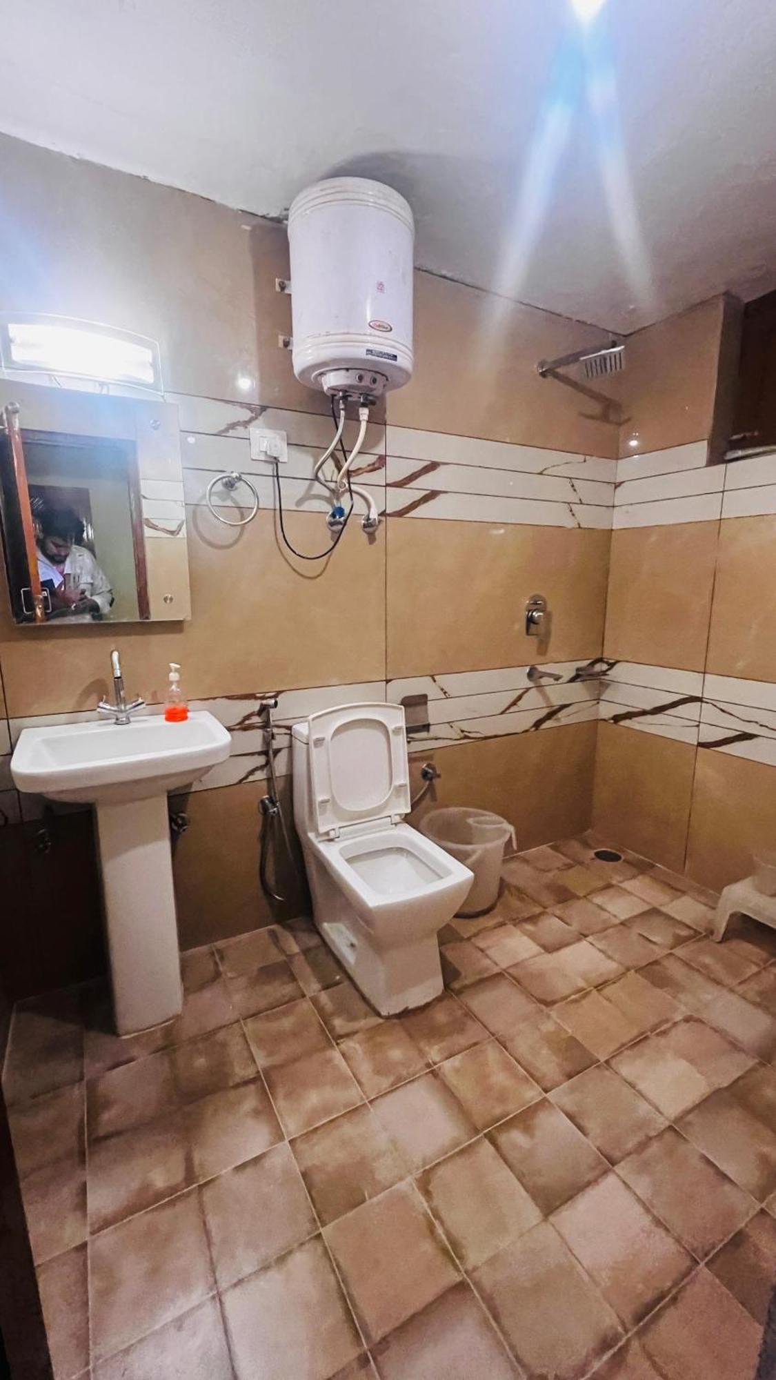 Hotel Chetna Манали Экстерьер фото