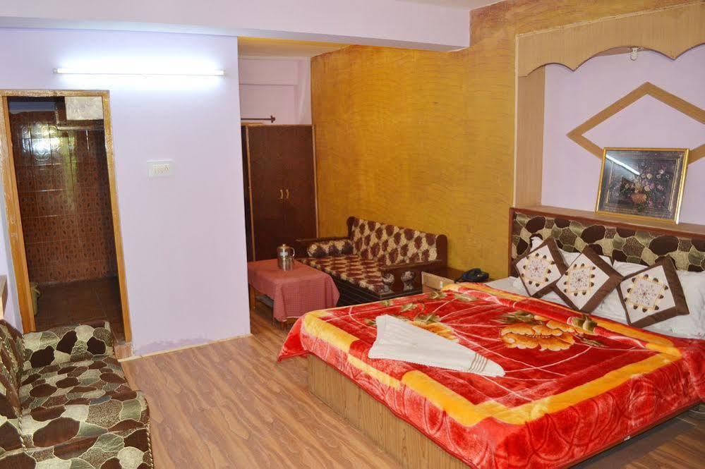 Hotel Chetna Манали Экстерьер фото