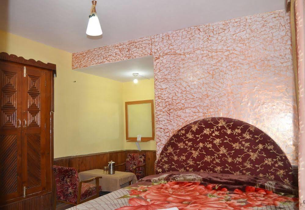 Hotel Chetna Манали Экстерьер фото