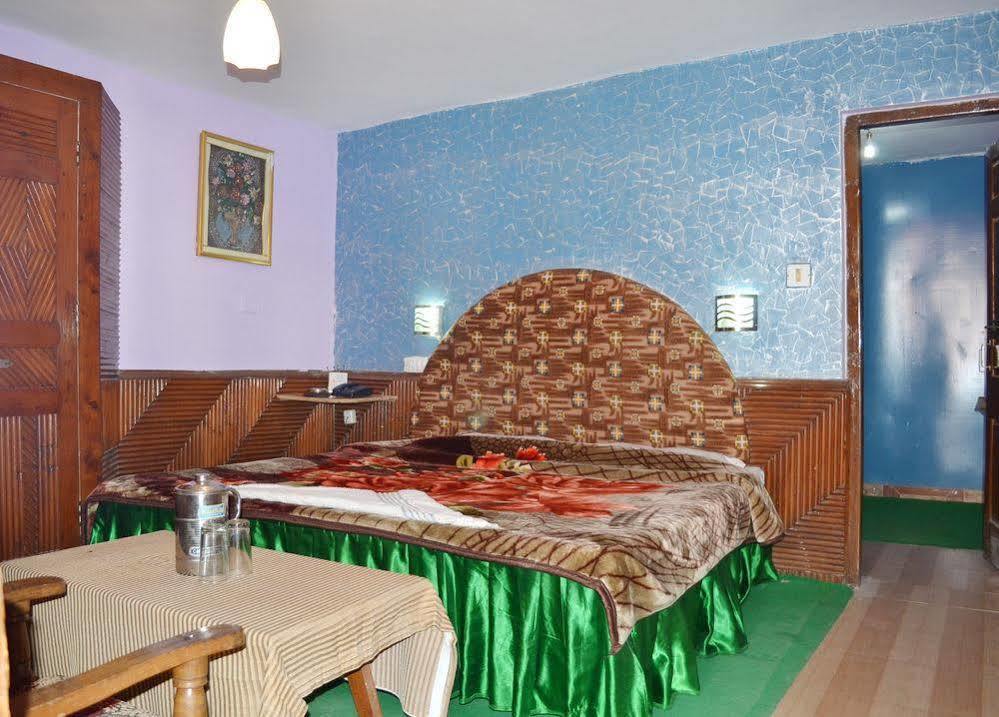 Hotel Chetna Манали Экстерьер фото