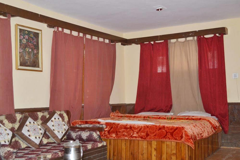 Hotel Chetna Манали Экстерьер фото