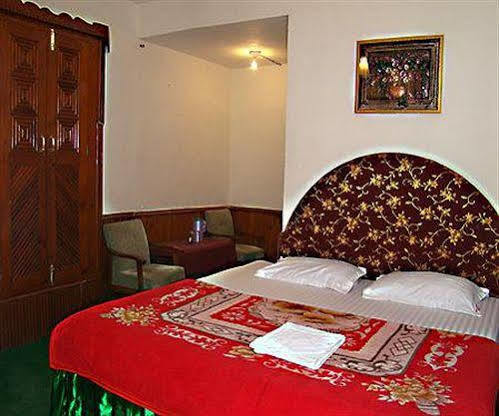 Hotel Chetna Манали Экстерьер фото