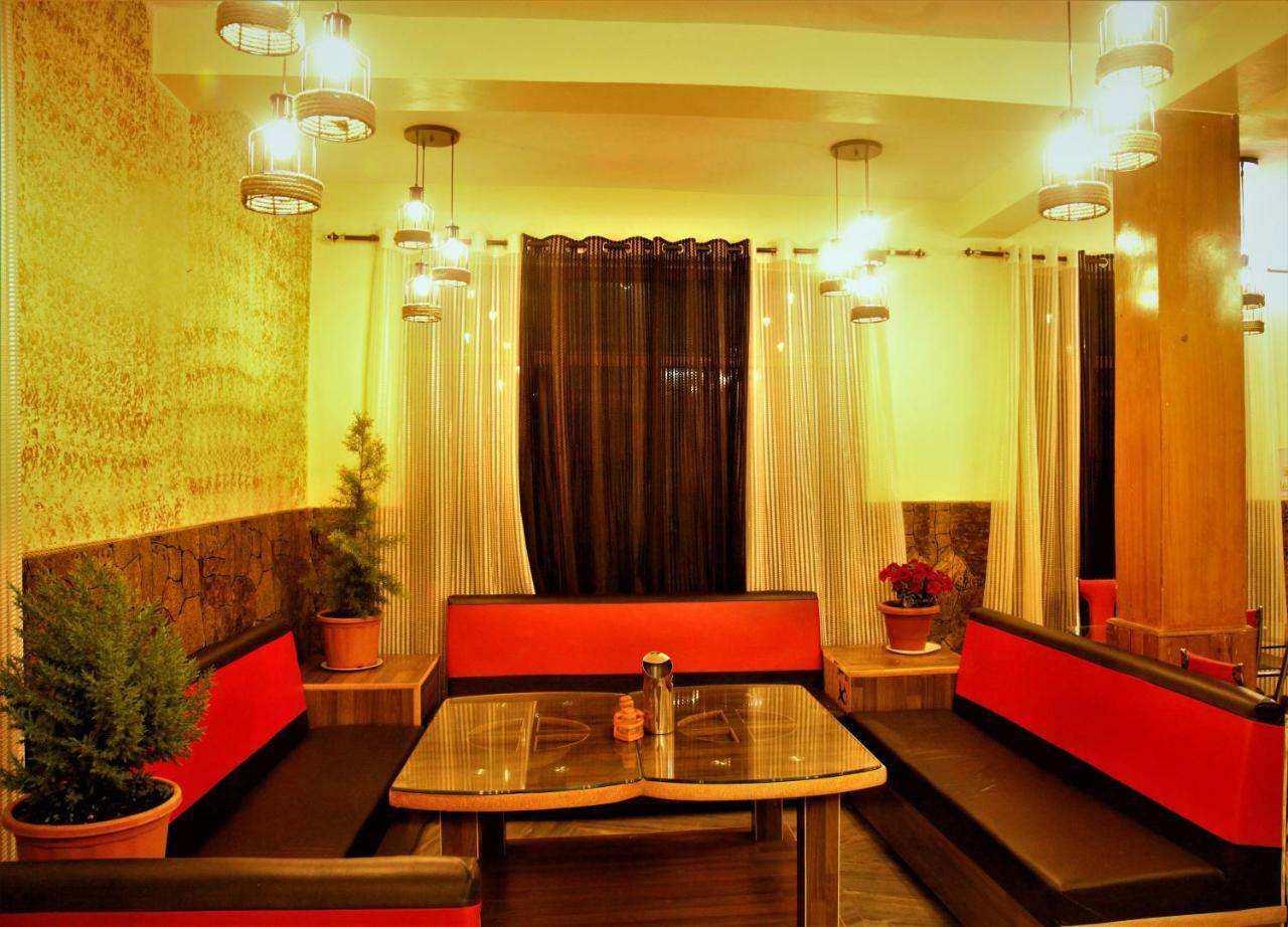 Hotel Chetna Манали Экстерьер фото