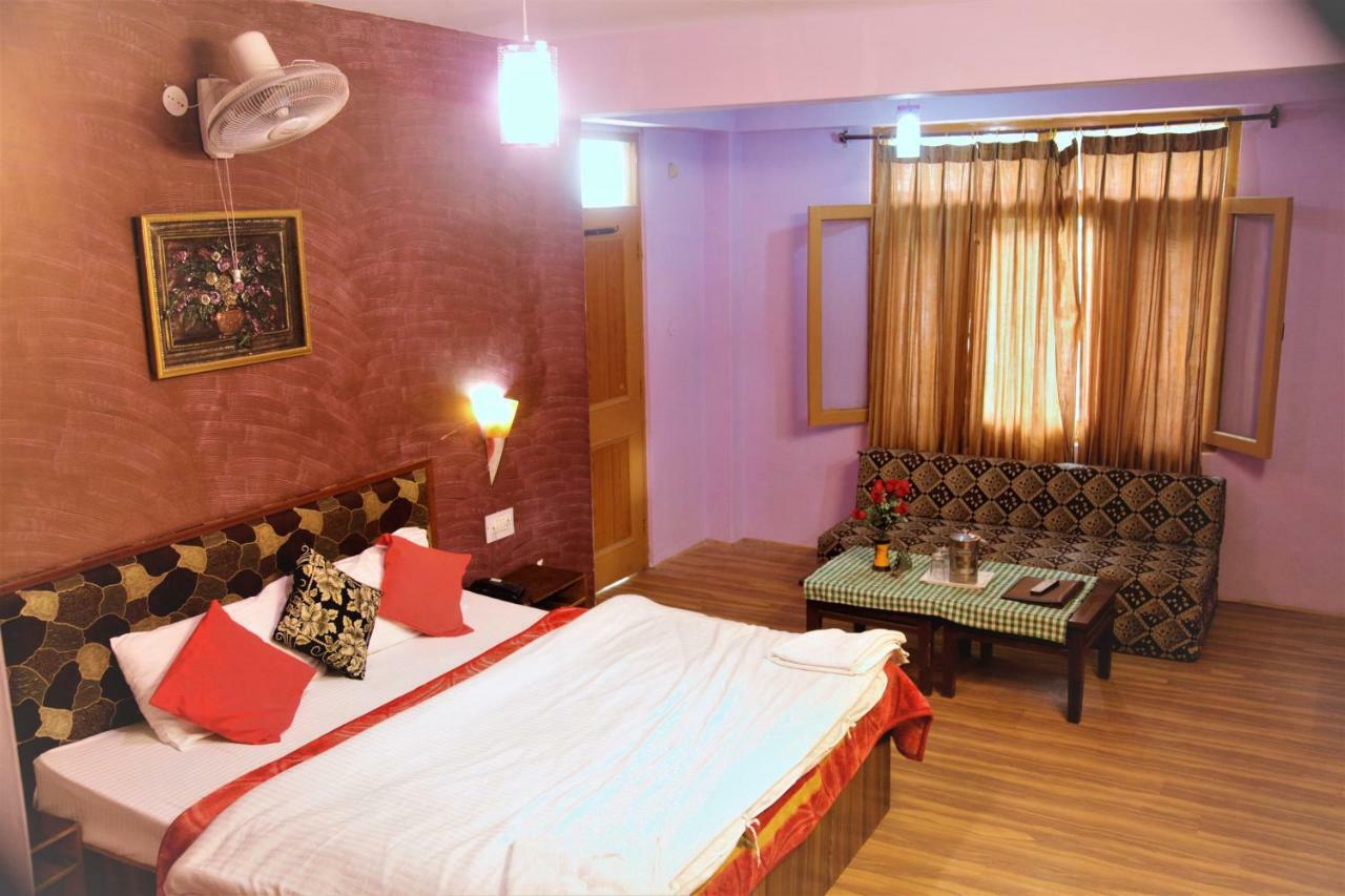 Hotel Chetna Манали Экстерьер фото
