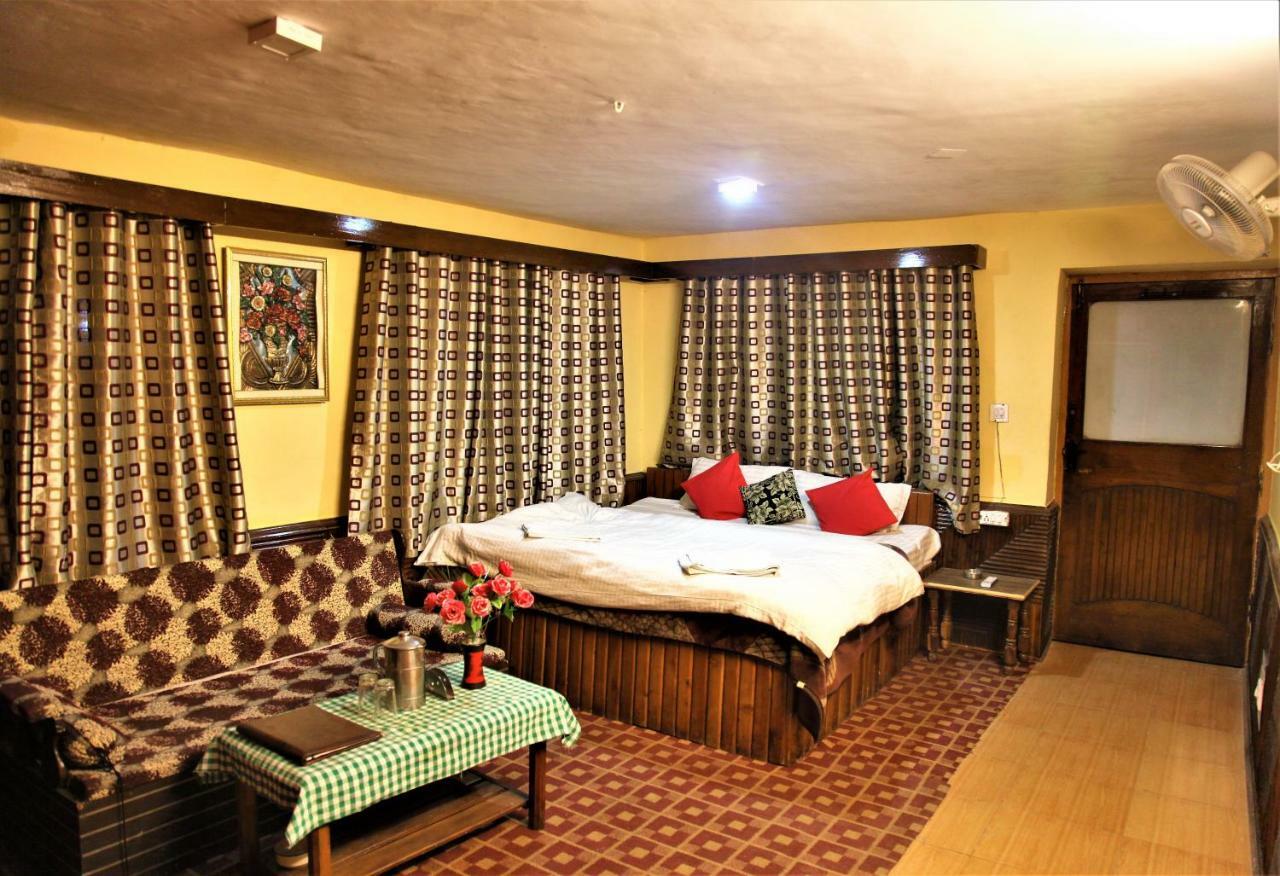 Hotel Chetna Манали Экстерьер фото