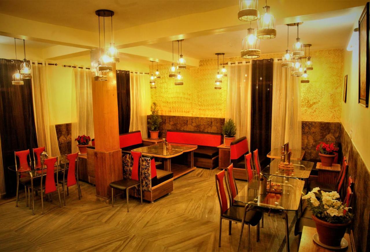 Hotel Chetna Манали Экстерьер фото